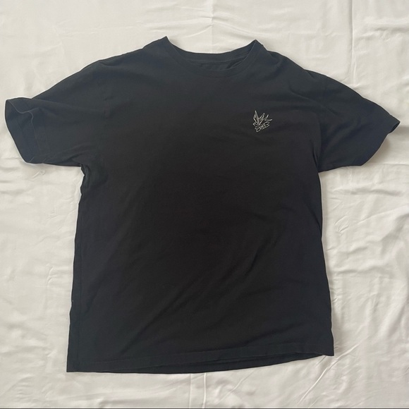 Rose & Dagger Graphic Tee - Picture 2 of 3